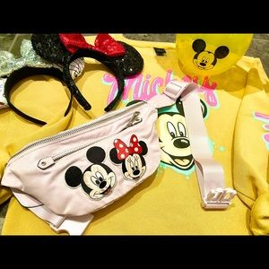 Lavender belt bag (Fanny pack) with Mickey & Minnie patches!